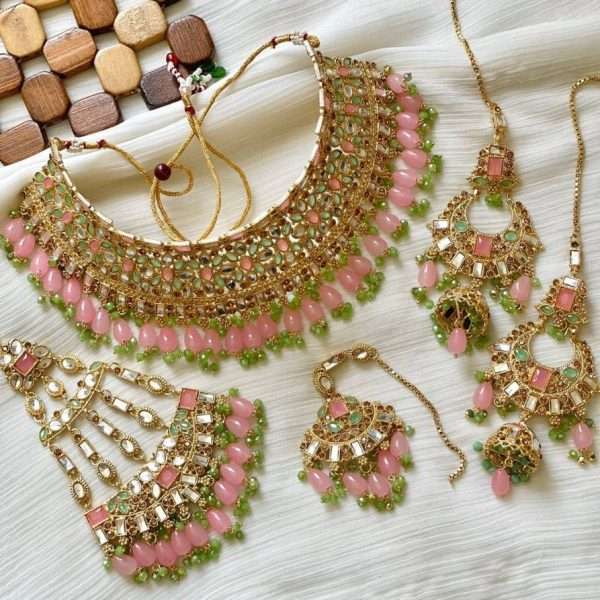 Gorgeous Kundan Bridal Set