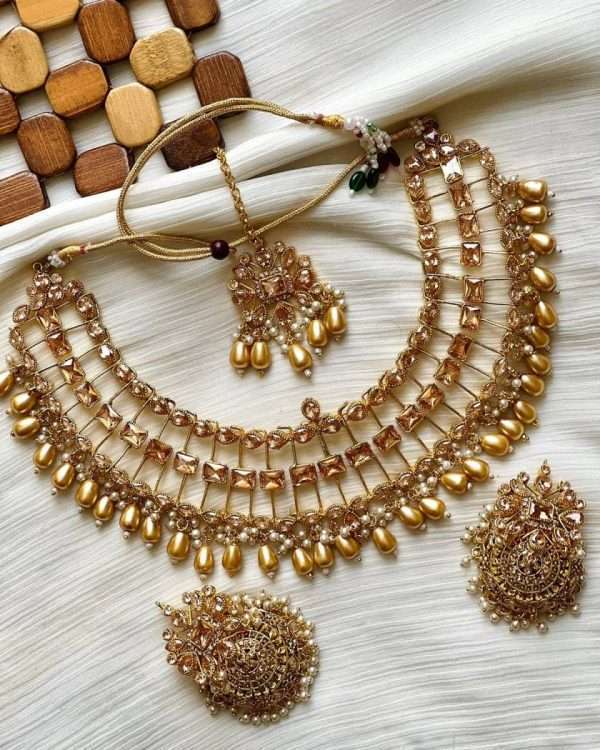 Beautiful Zircon Studded Necklace Set