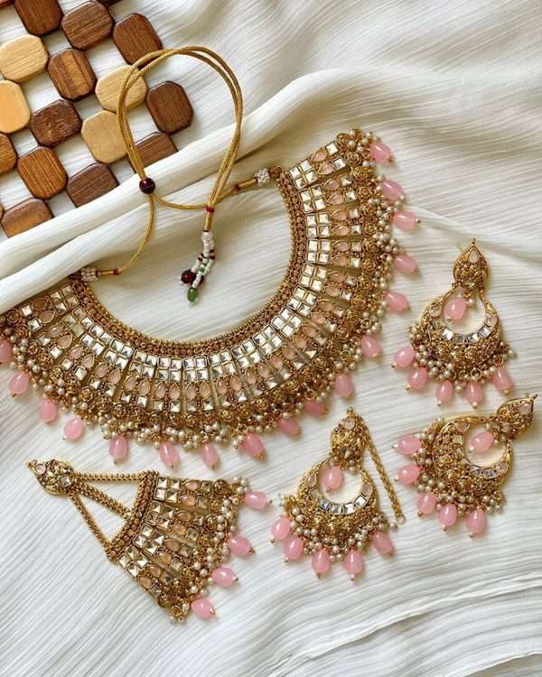 Beautiful Fine Quality Necklace Set