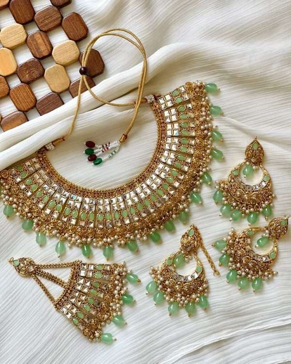 Beautiful Fine Quality Necklace Set