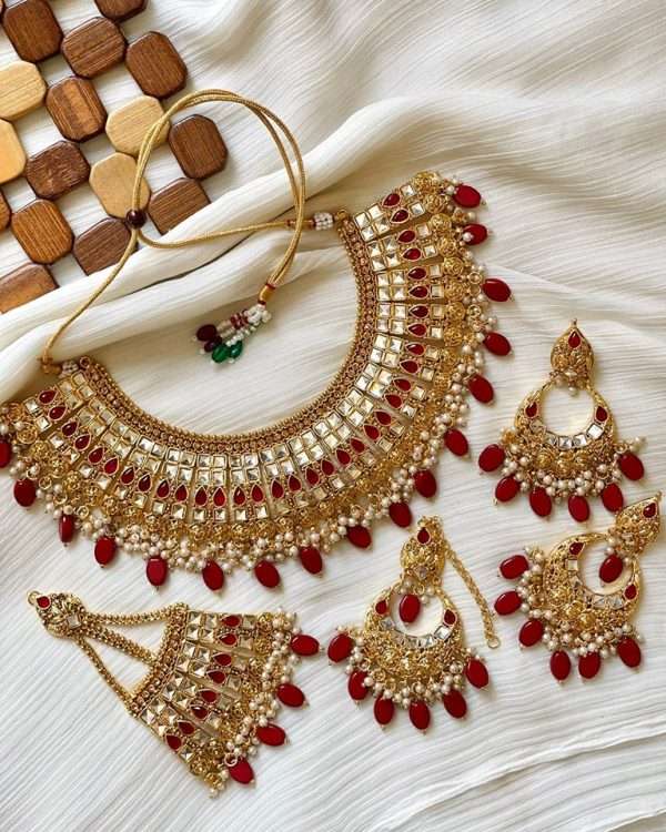 Beautiful Fine Quality Necklace Set